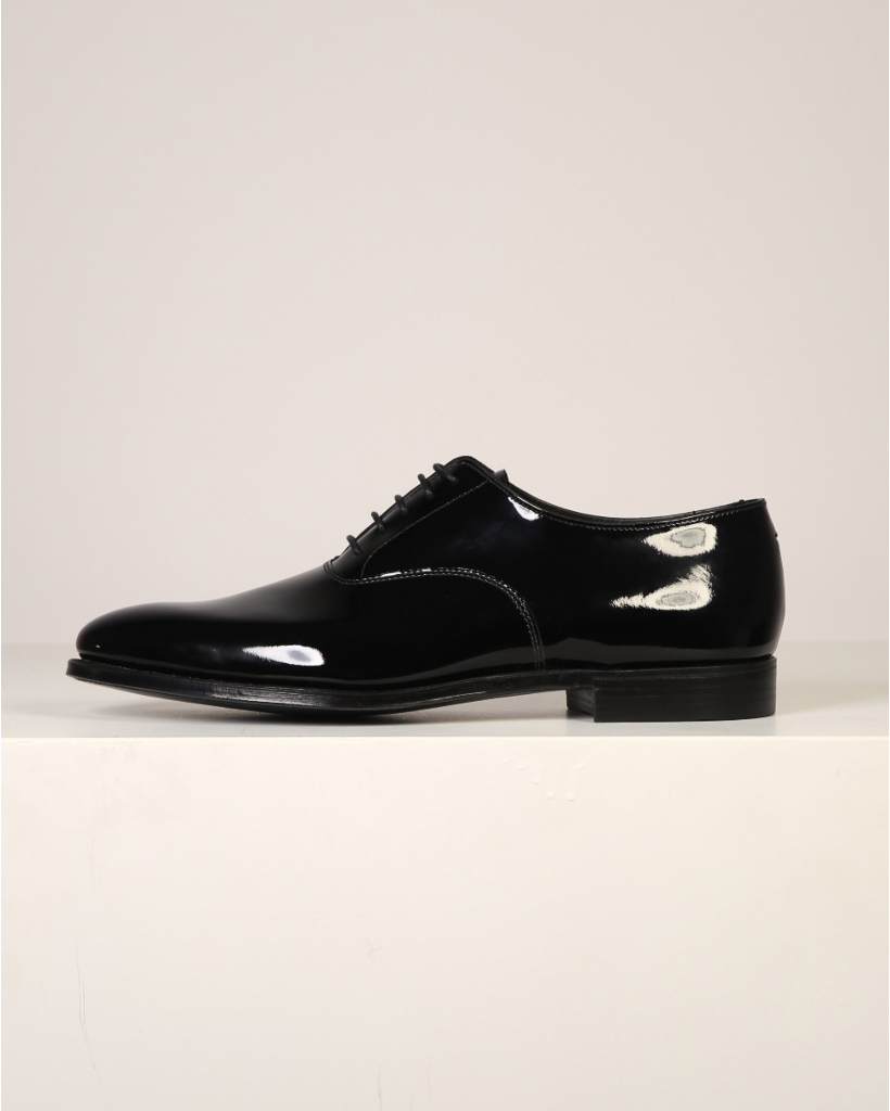 Overton tuxedo shoe