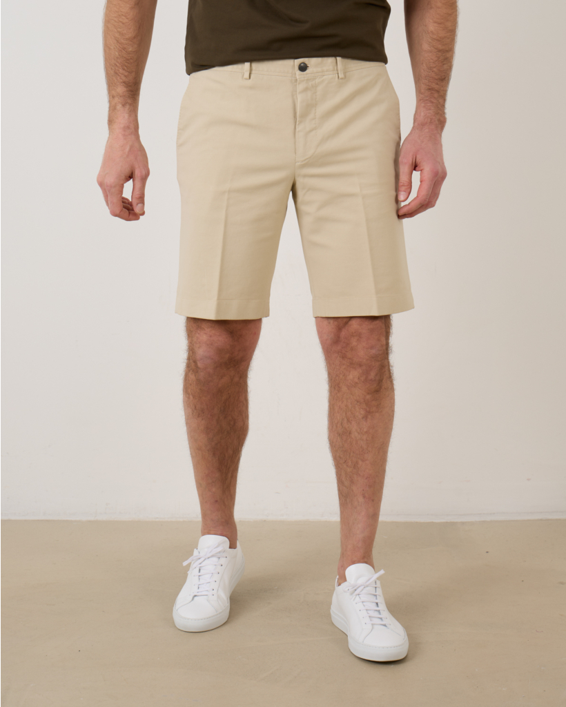 Alan Comfort Fit Beige Shorts