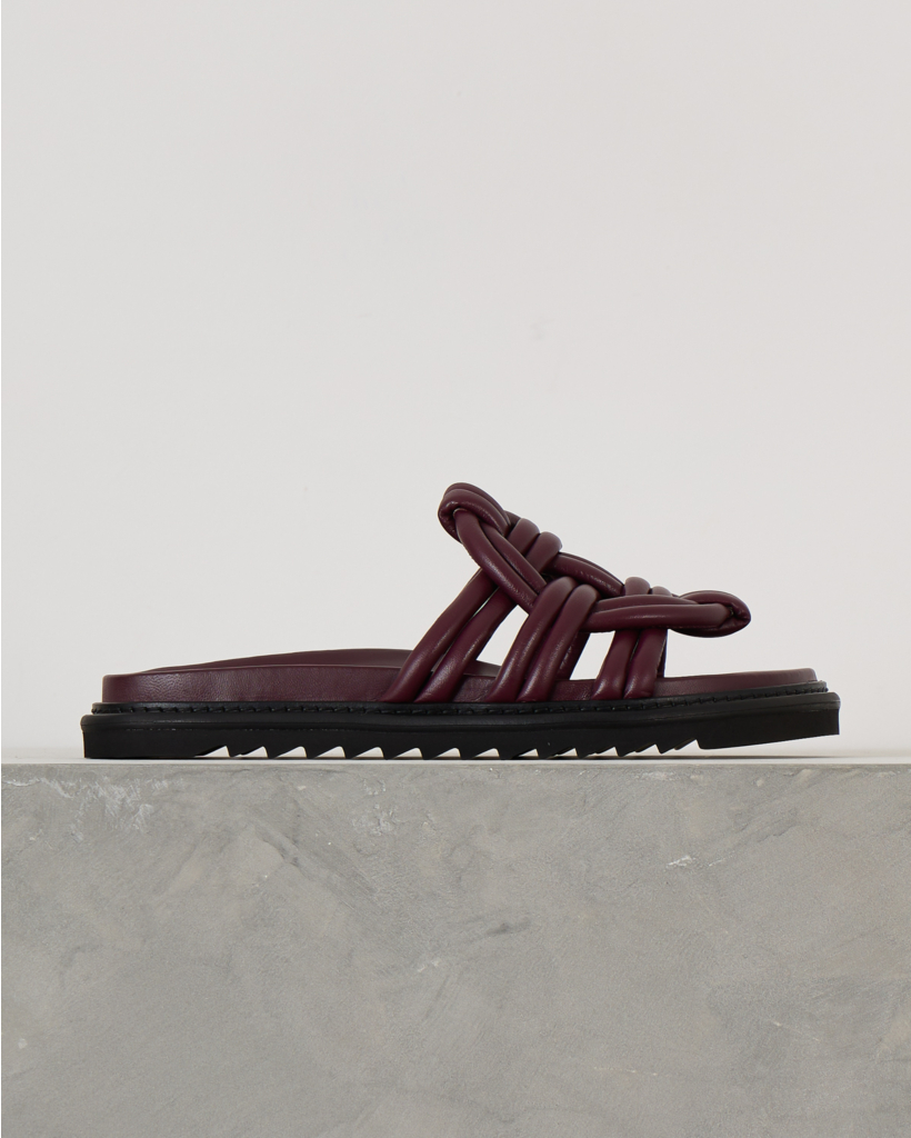 Aria 02 Bordeaux sandals