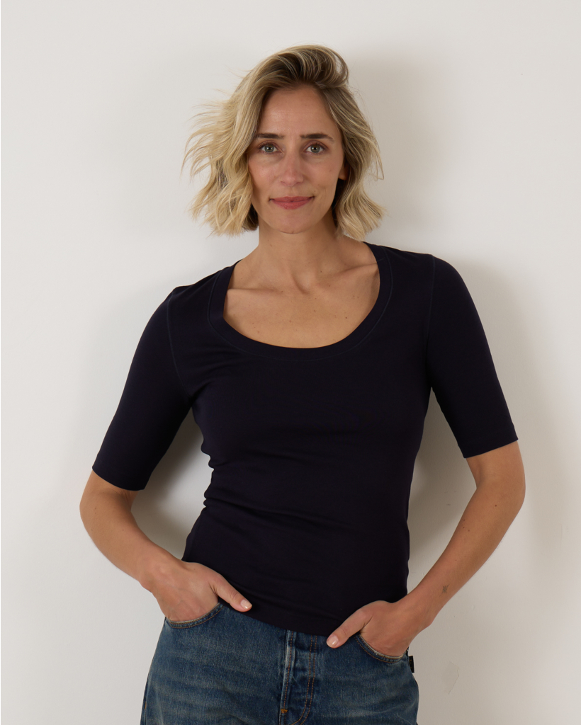 Stretchy Aangesloten T-Shirt met Lage Hals Navy