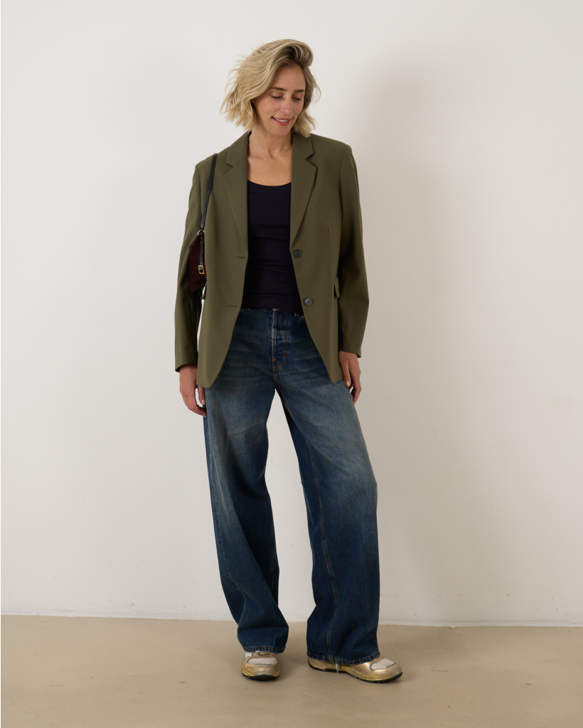 Stretchy Aangesloten T-Shirt met Lage Hals Navy