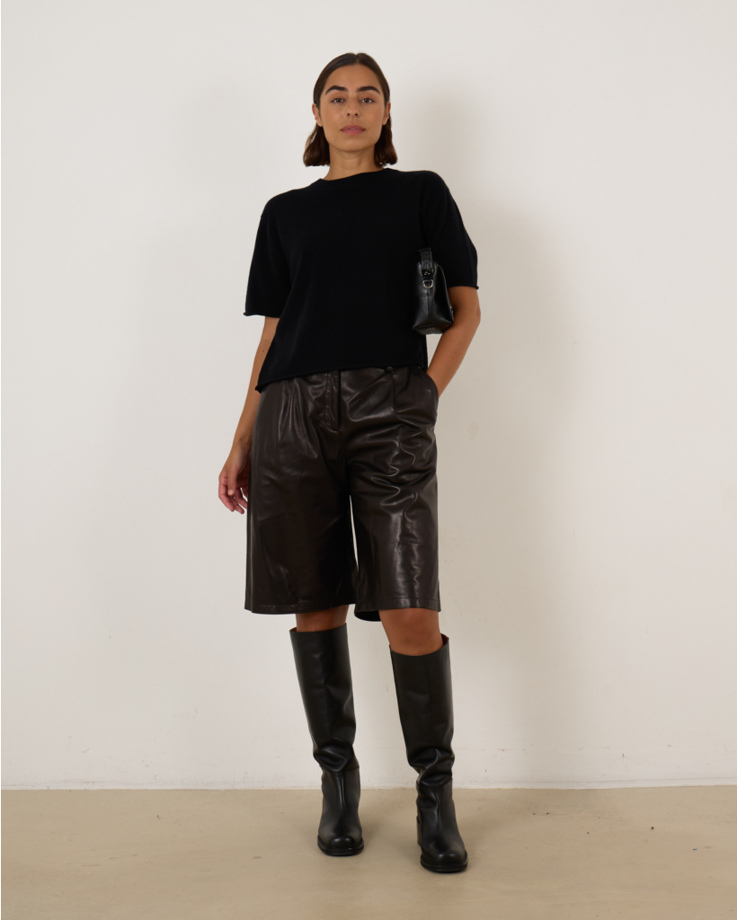 Short Sierra Black