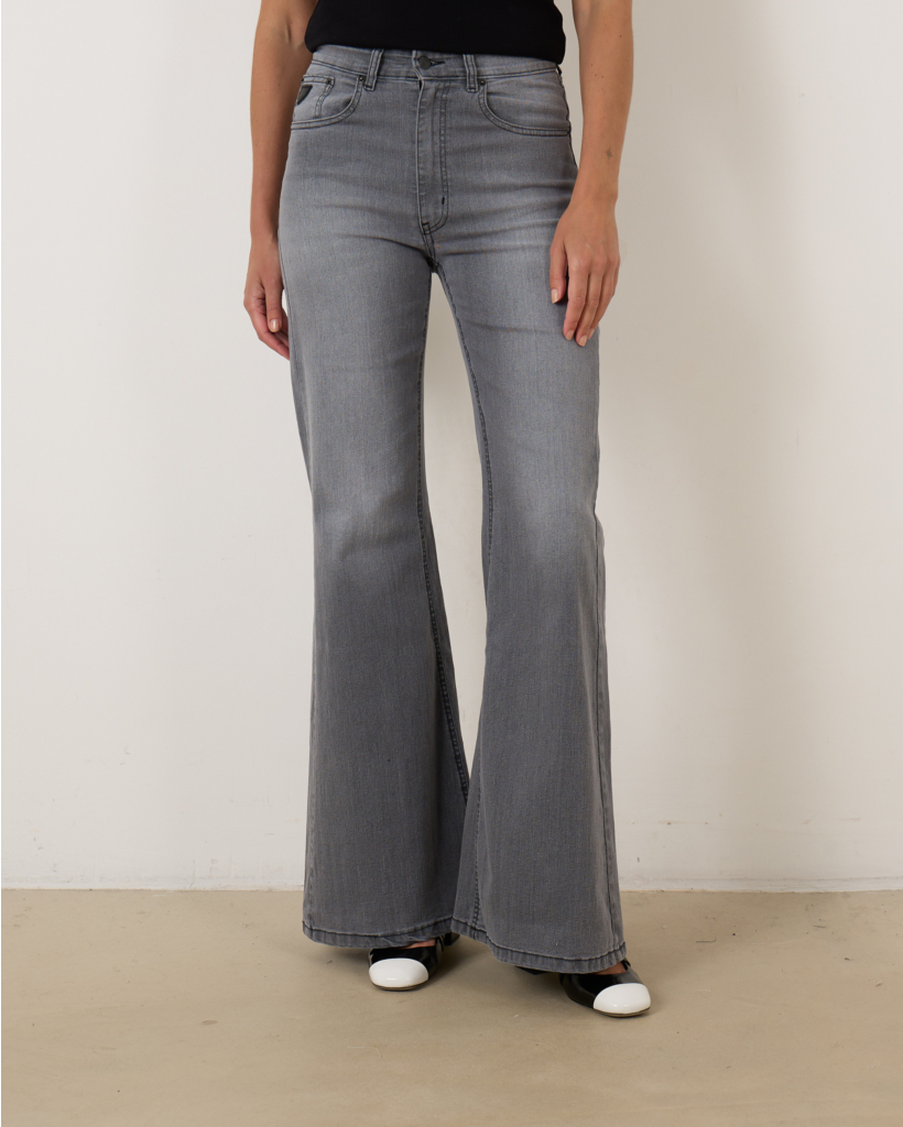 Translate Palas Flared Jeans Donna Tella L:34 to English