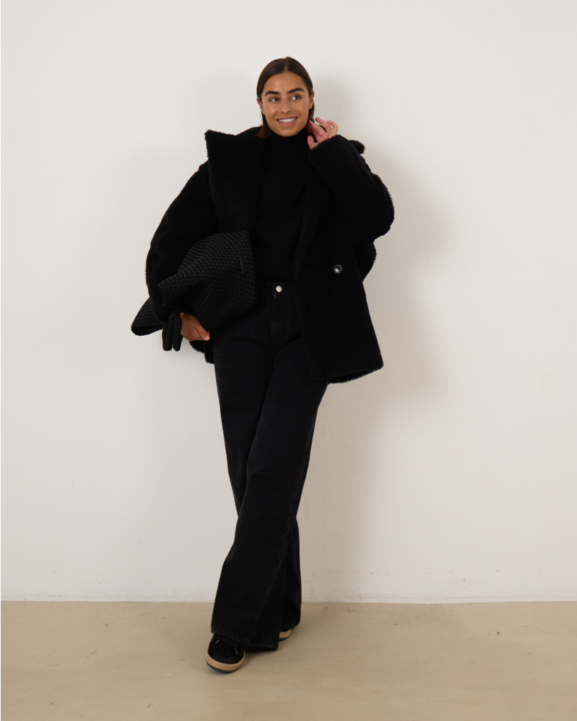 Olga Teddy Coat Black