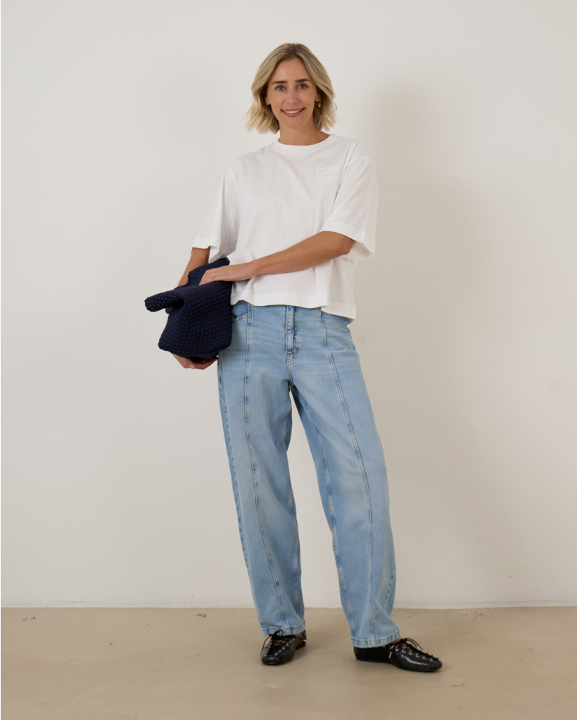 Translate NO 02 Jeans Blue to English