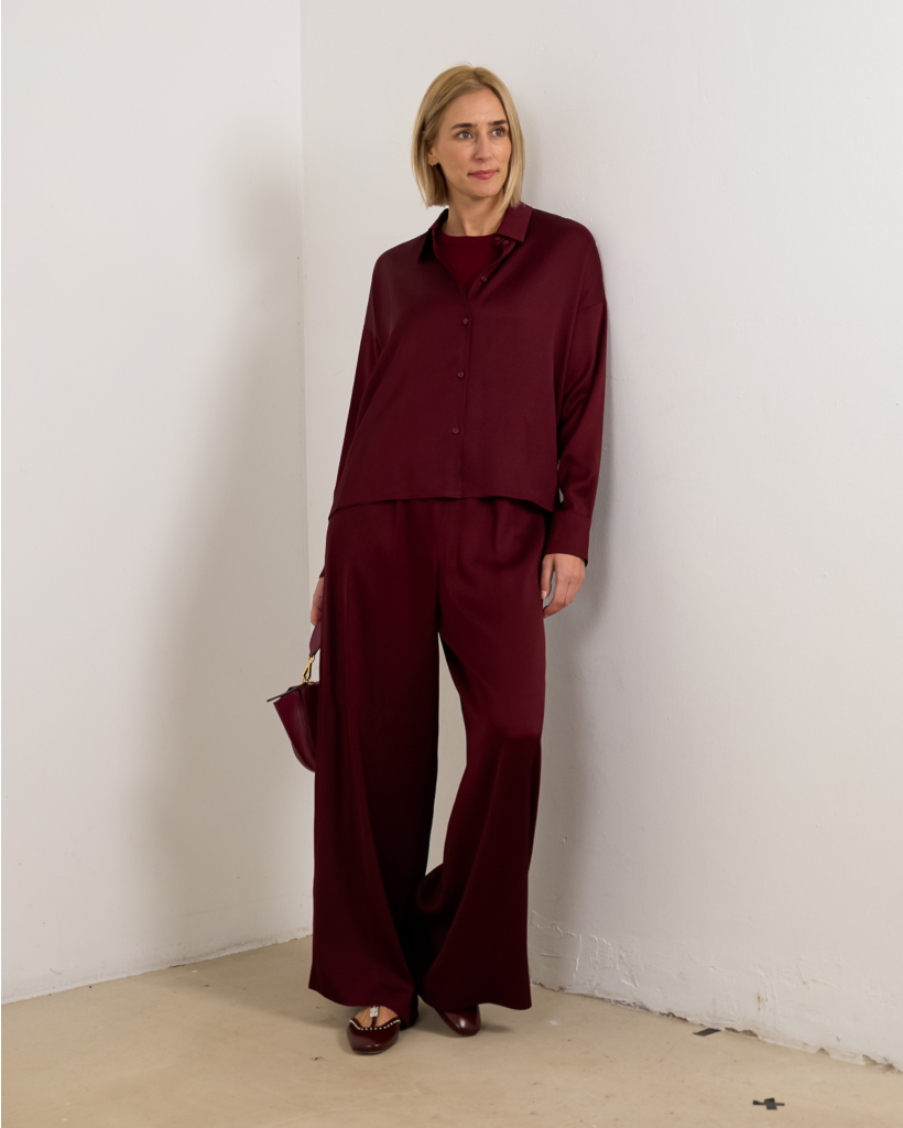 Tweezer Wide-Leg Satin Trousers in Burgundy, L34