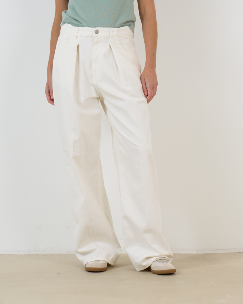 Cotton-Linen Blend Jeans with Front Pleat - White
