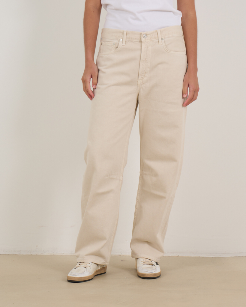 Miro Relaxed Barrel Jeans in Almondette