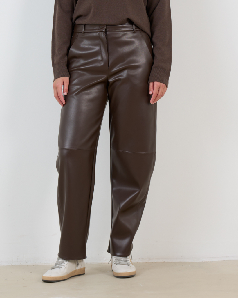 Barrel-Leg Trousers in Coated Fabric, Chocolate