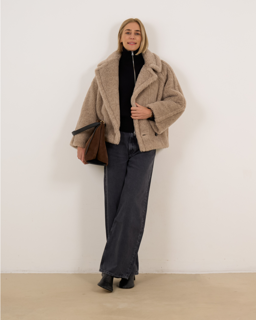 Alpaca-cashmere teddy coat in Sand