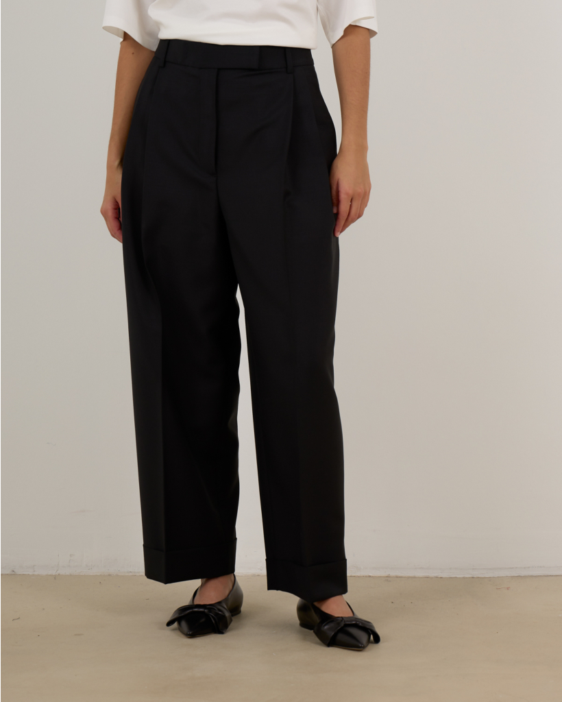 High-waisted Turn-up Pleated Trousers Black