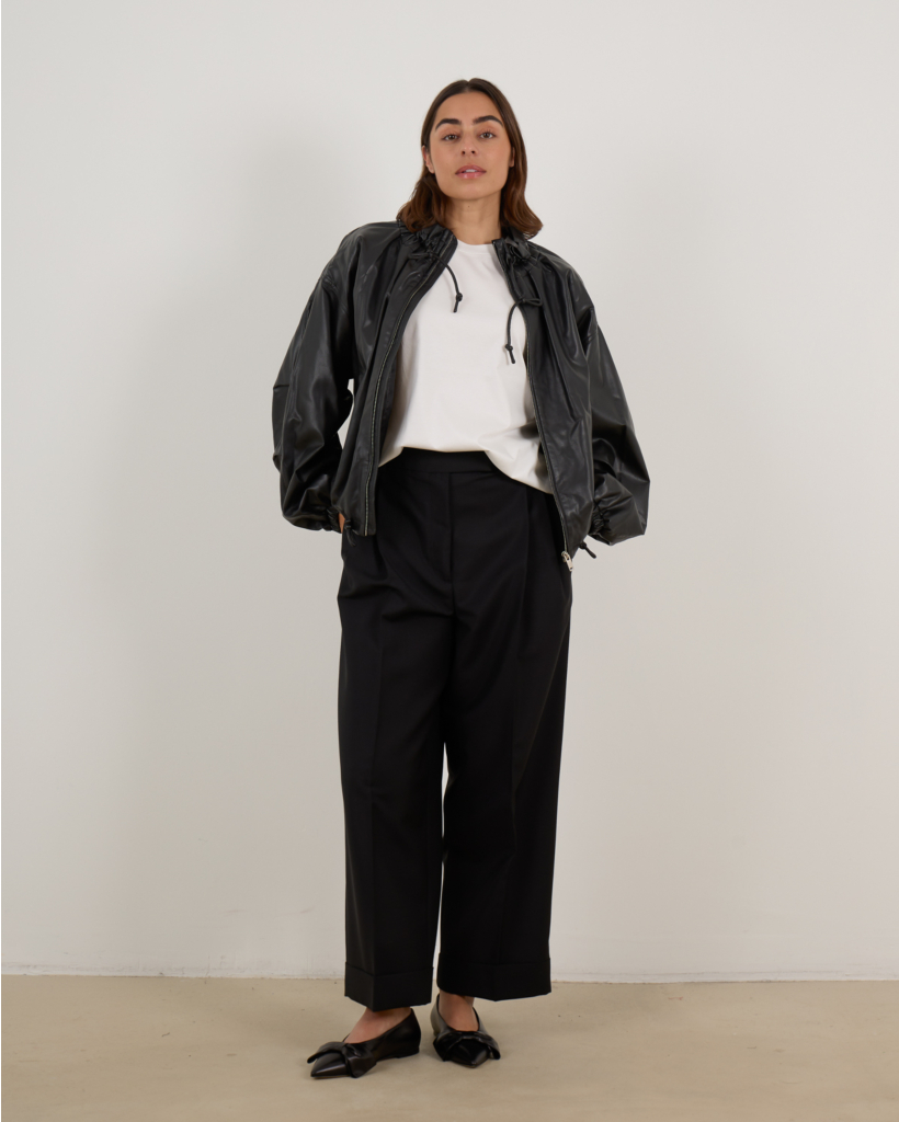 High-waisted Turn-up Pleated Trousers Black