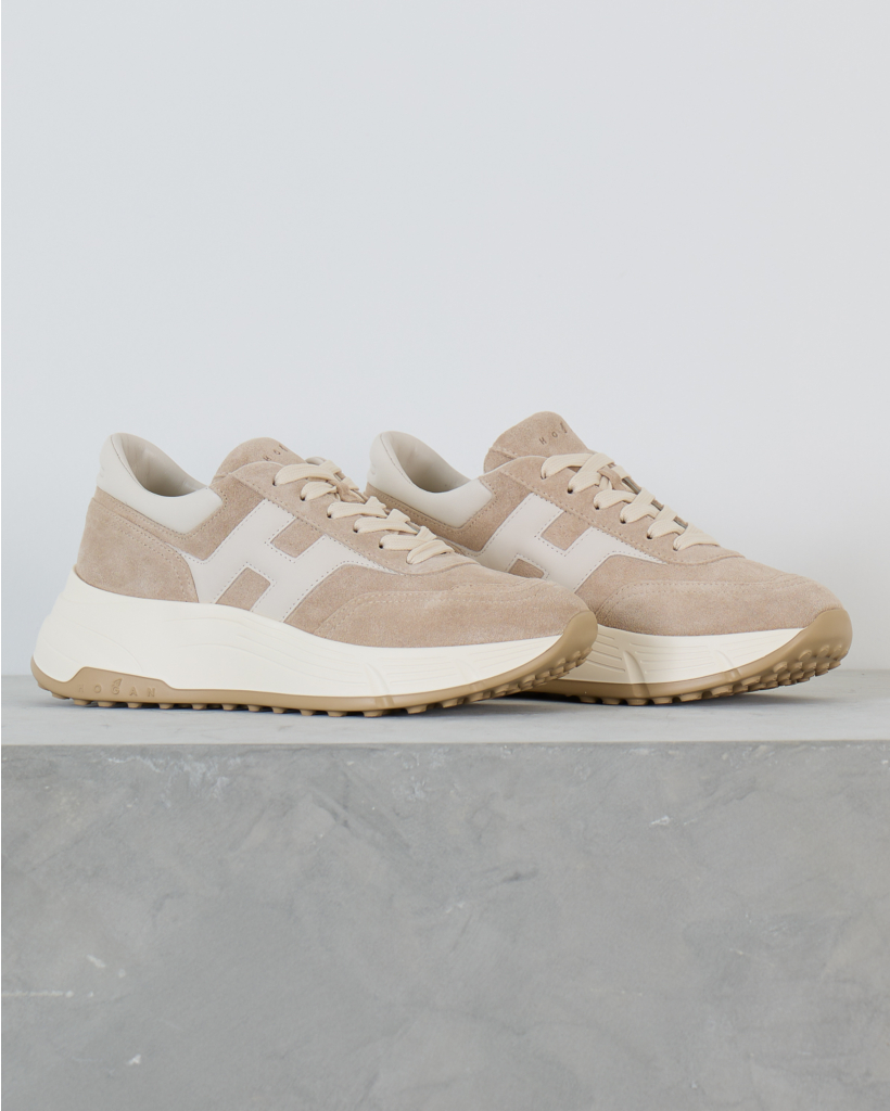 Hyperlight Suede Sneaker with Platform Sole in Beige
