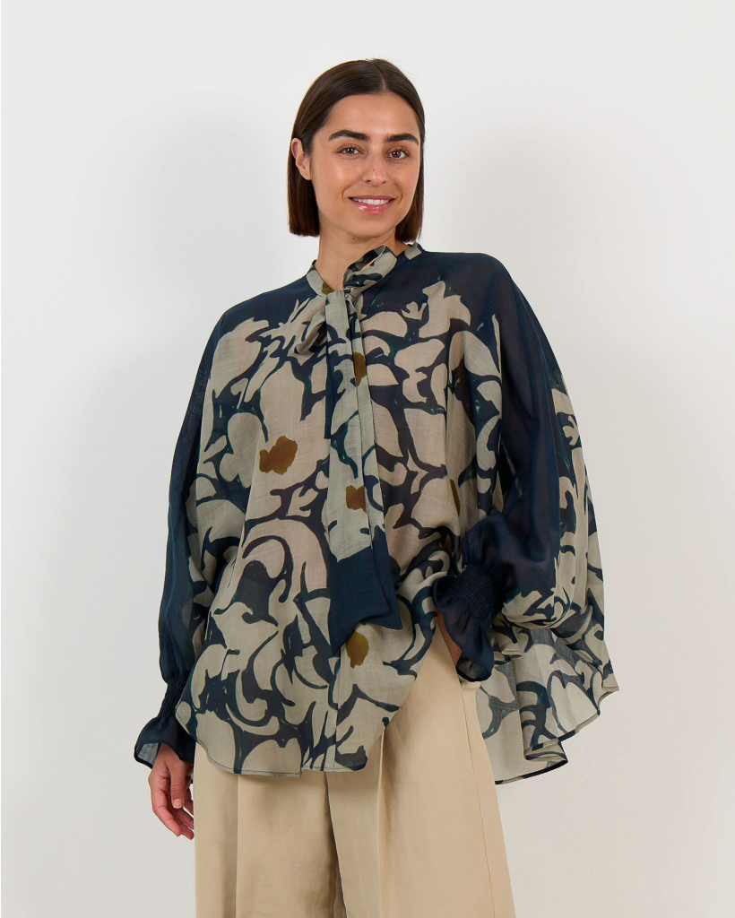 Long-sleeve blouse 3322 tinted blue