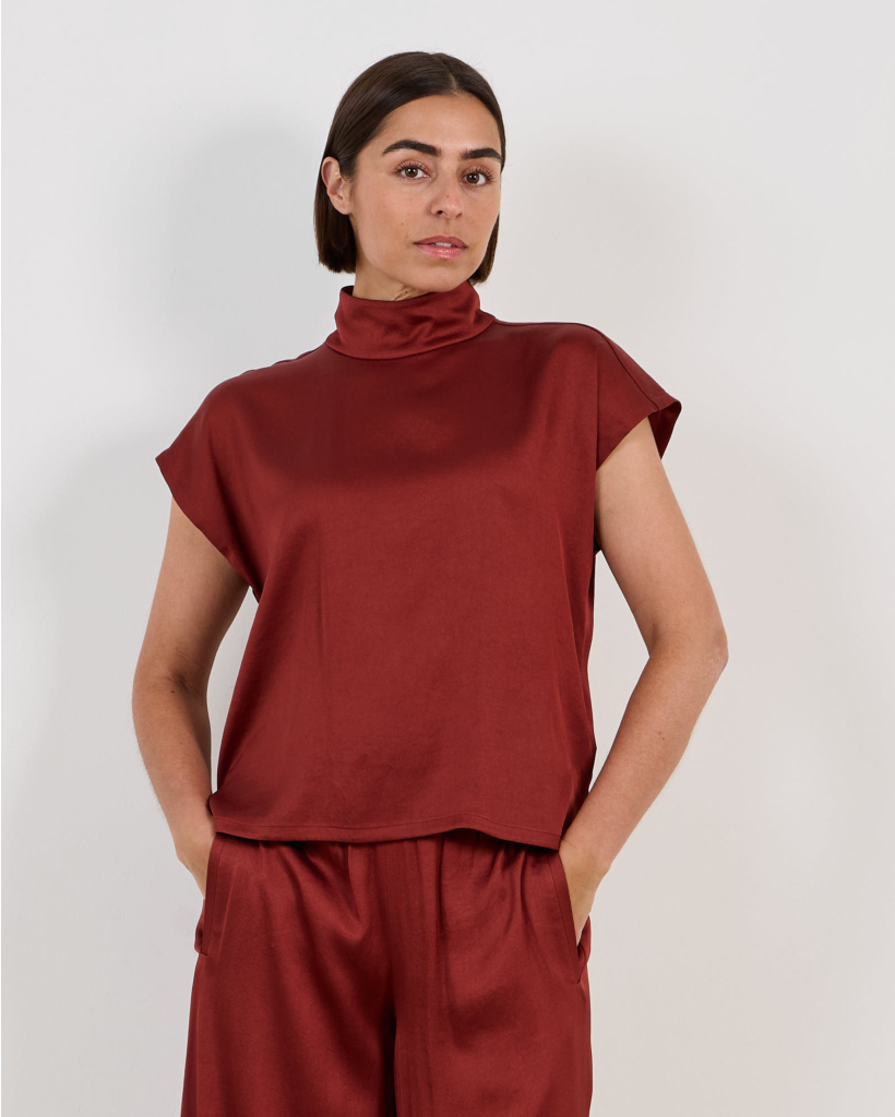 Alaria Satin Sleeveless Top Red