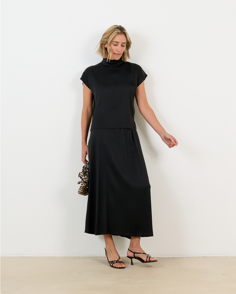 Idonea black midi skirt