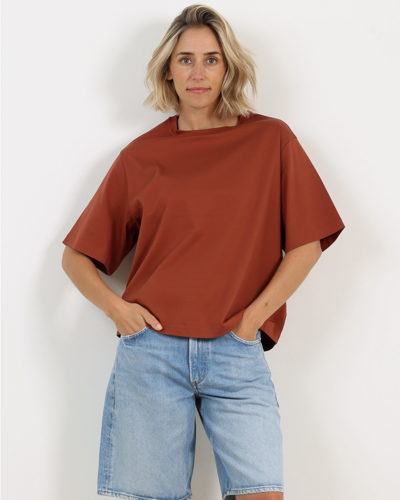 Pinara Boxy T-shirt in Pure Cotton - Red