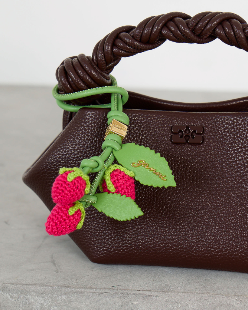 Bag handle with Raspberry Crochet