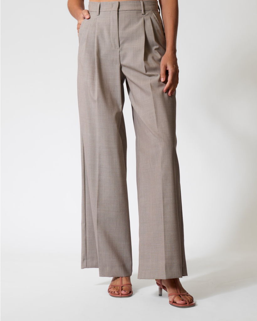 Ovvio Pleated Trousers Hazelnut