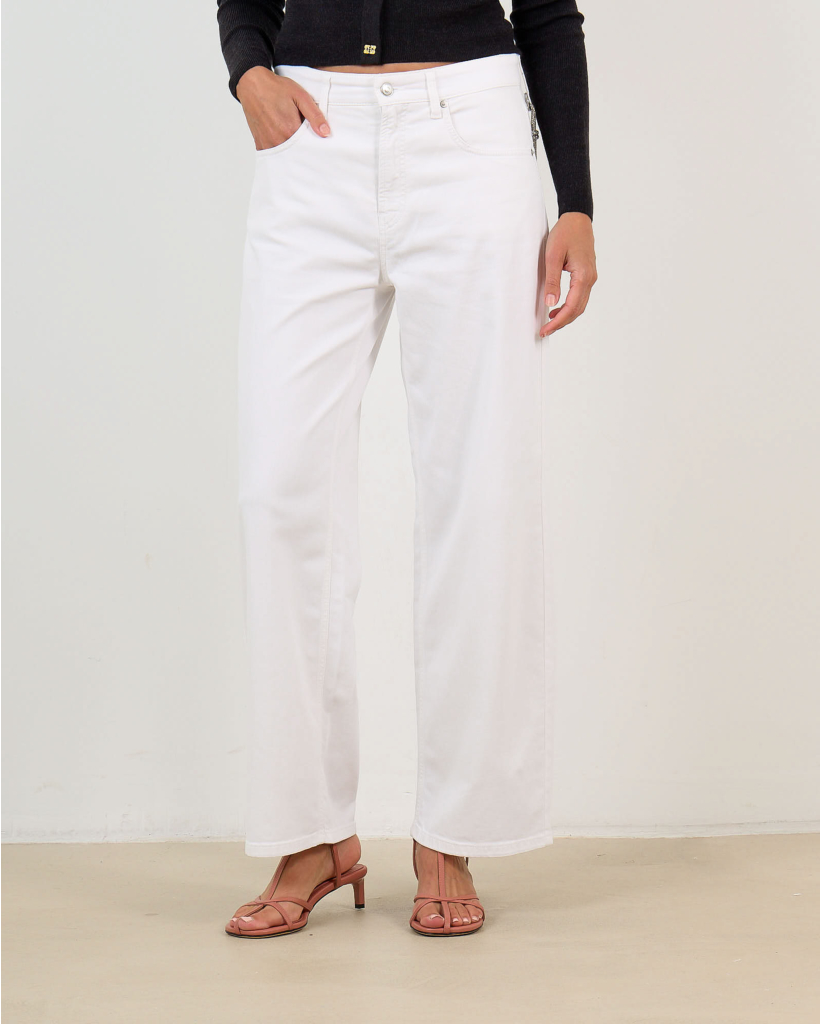 Baggy jeans with silver cord, white