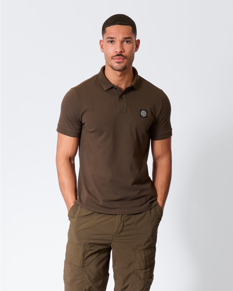 2200008 Slim-fit Polo with Patch in Military Green