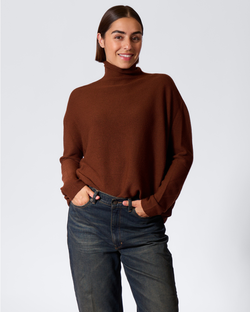 Liora Merino Egg-shaped Turtleneck Sweater Brick