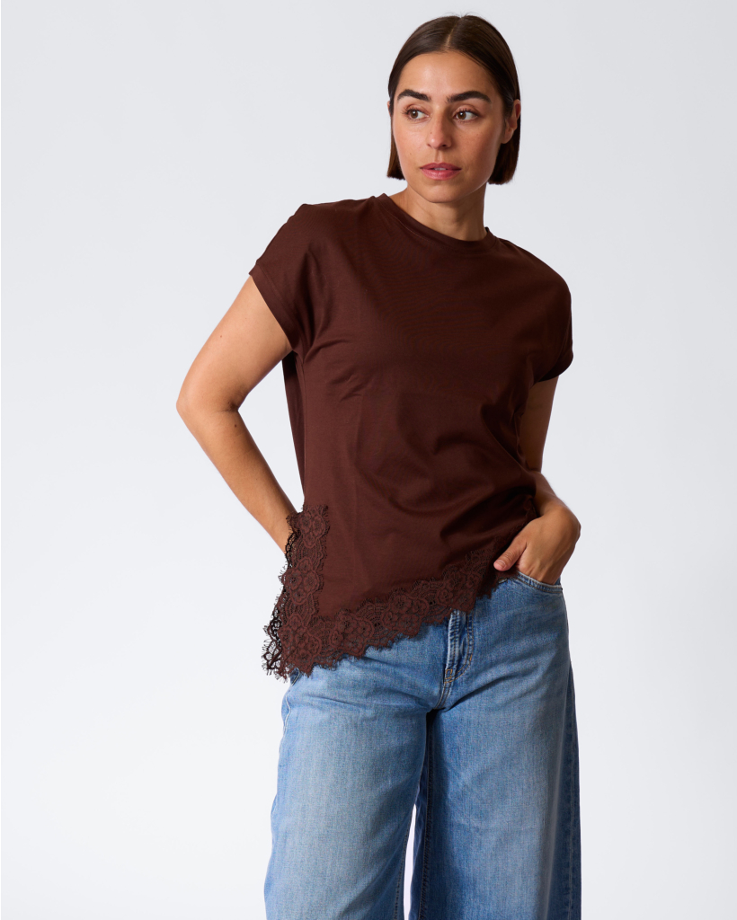 Maroon lingerie shirt with lace