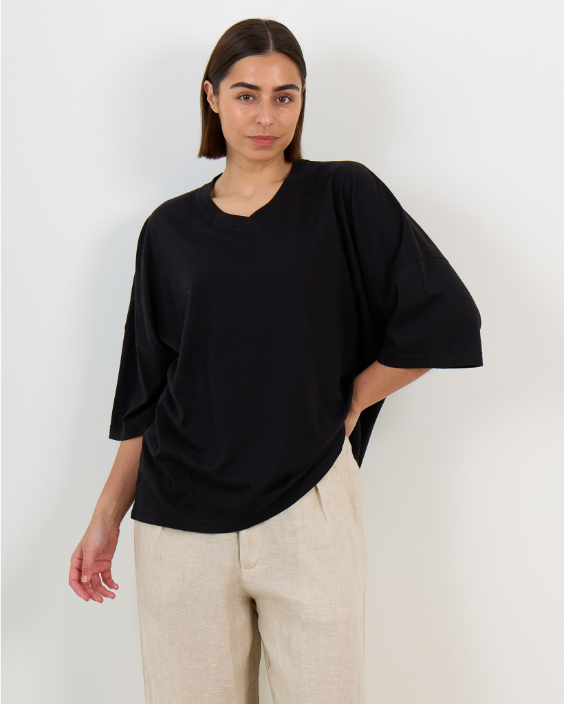 Harlow V-Neck T-Shirt Black