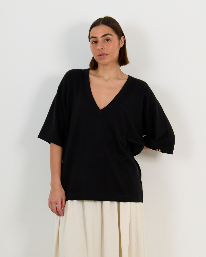 RAVEN Women’s T-shirt