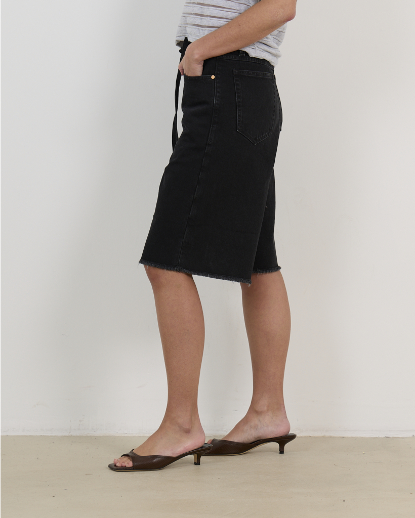 Noa Jean Short Asheton Black