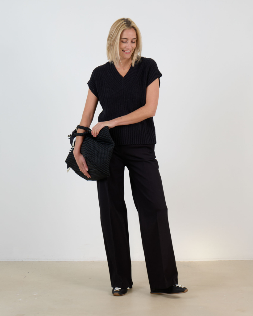 Nylas Cotton Knit V-Neck Pullover Black