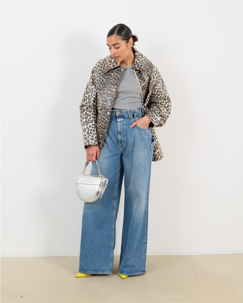 Short almond milk leopard coat