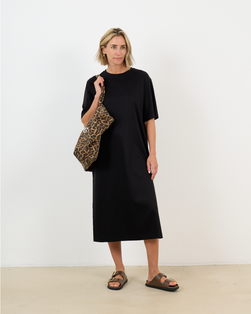Calanya Short-Sleeved Black Dress