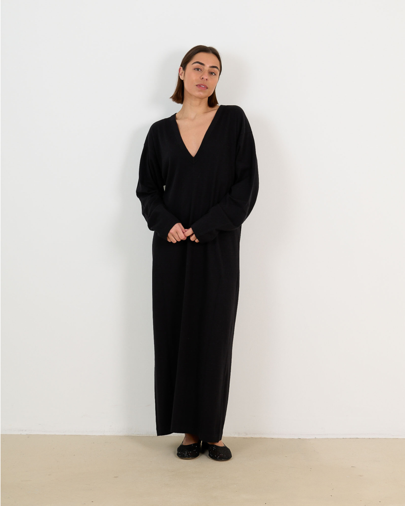 No. 480 Invite Cashmere Dress Raven