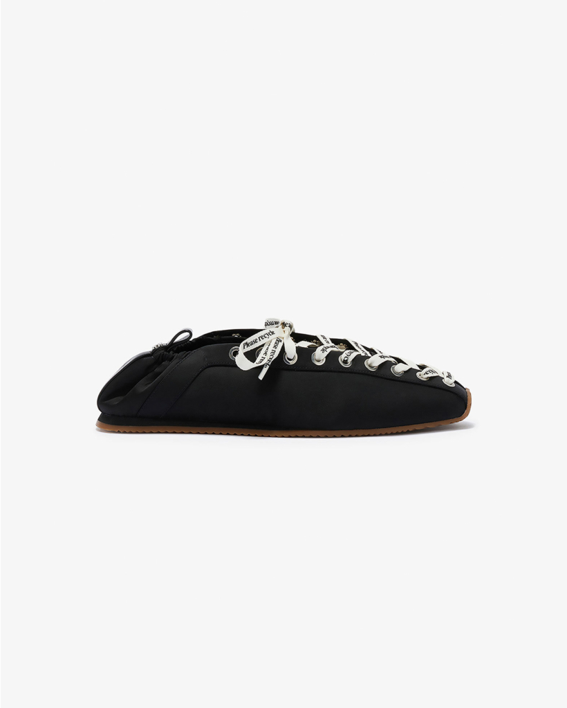 Sporty ballerina in black
