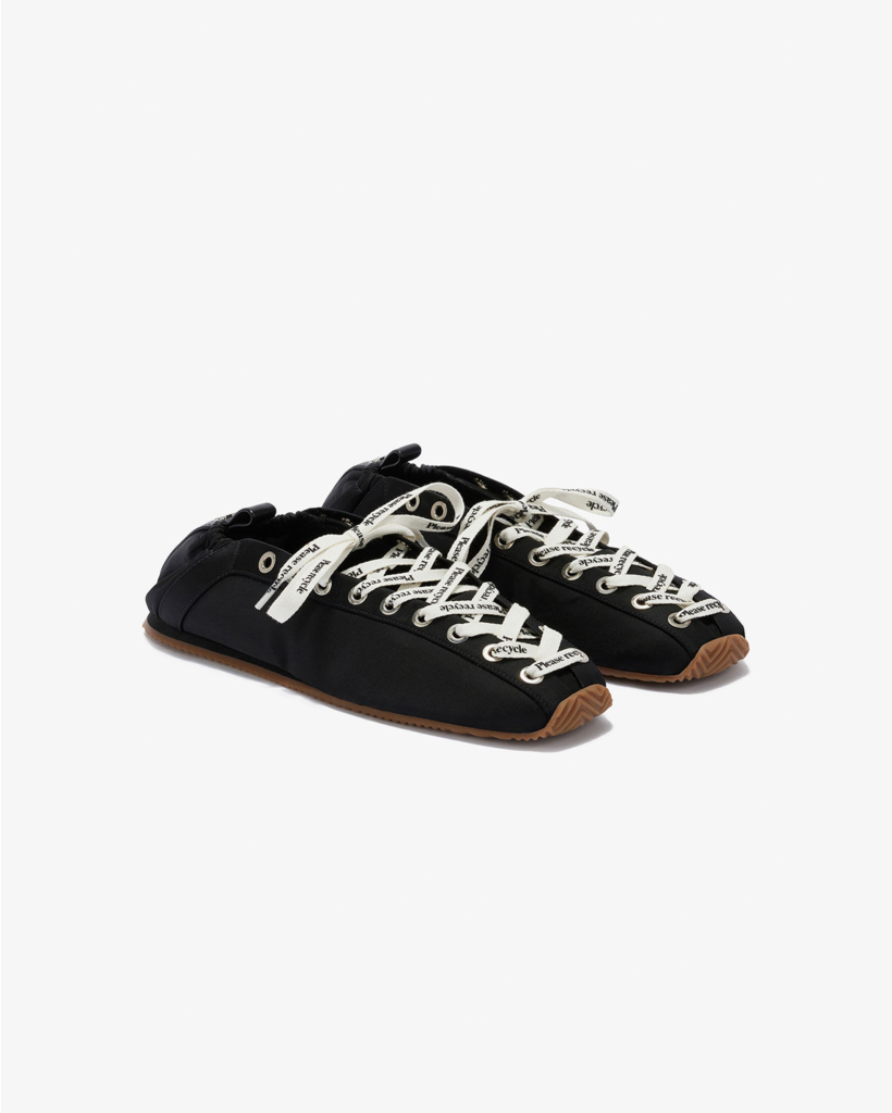 Sporty ballerina in black