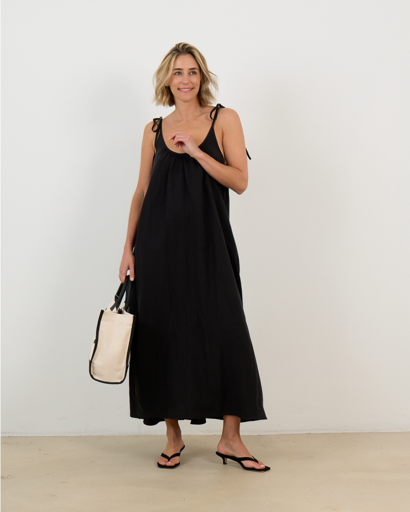 Flora Lyocell-Linen Maxi Dress Black