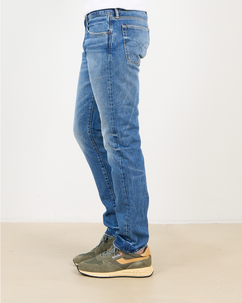 Slim-Fit Jeans in Daws Wash