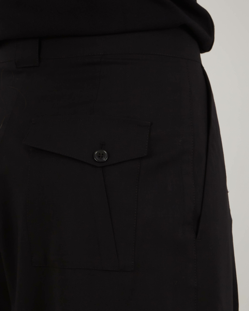 Closed Trousers black