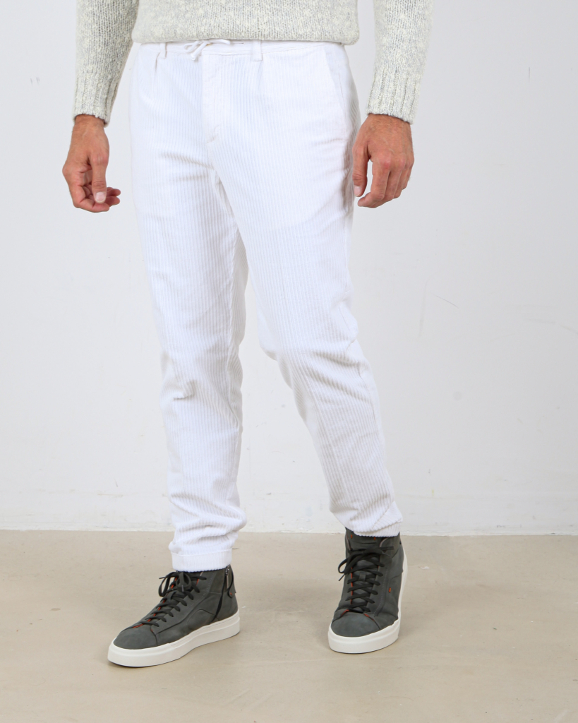 04651/ A trip in a bag Trousers casual white