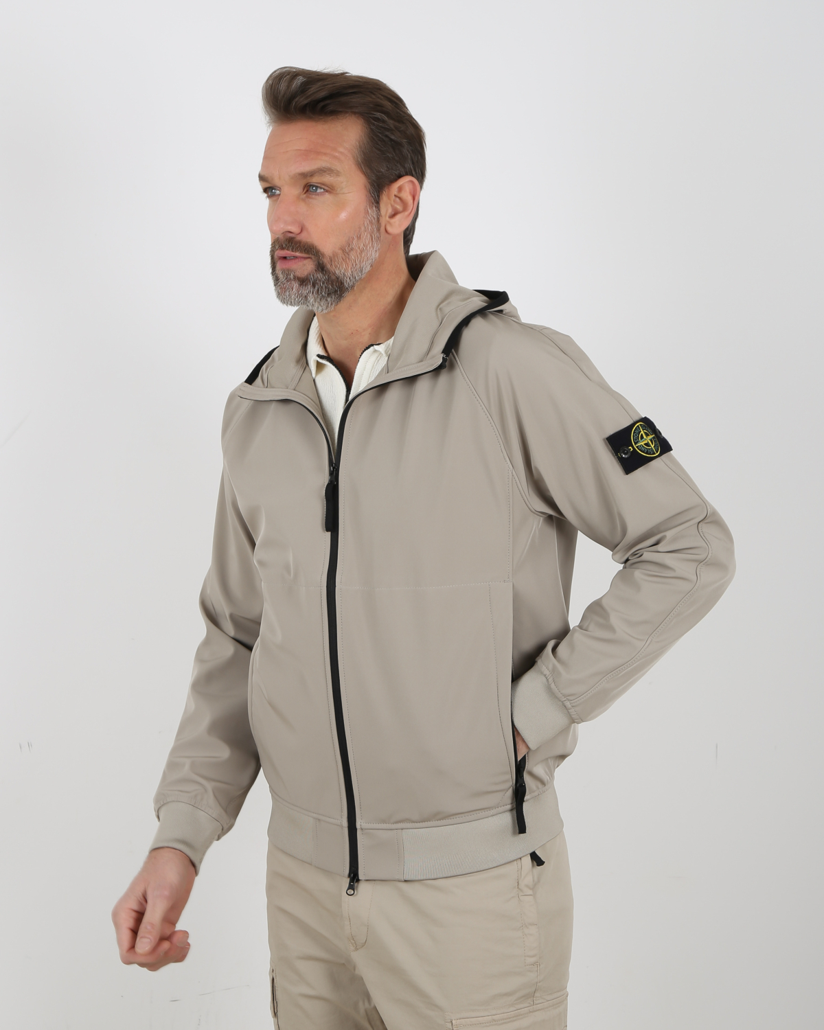 STONE  ソフトシェルフーデット Softshell Jacket Beige