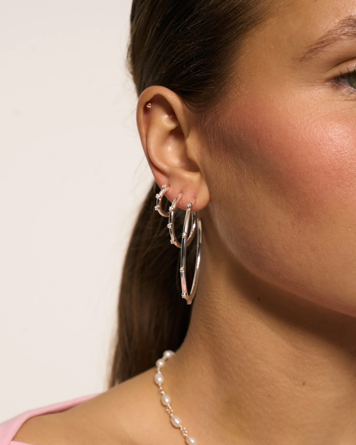 Anna + Nina Medium Lumière Hoop Earrings Silver
