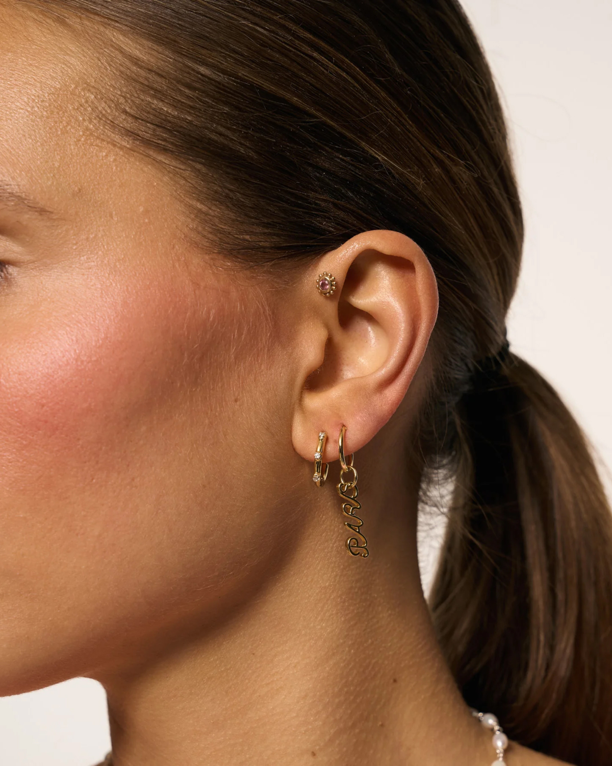 Anna + Nina Small Lumière Hoop Earrings Gold Plated