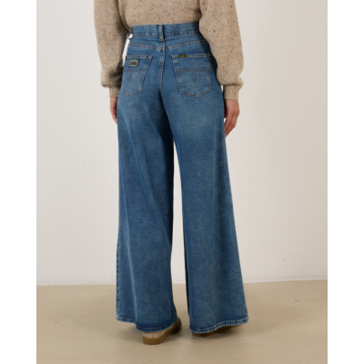 Lois Marlene Folded Soft Jeans