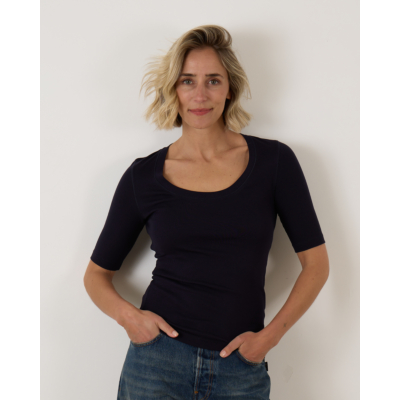 Closed Stretchy Aangesloten T-Shirt met Lage Hals Navy