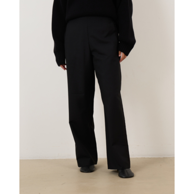 6397 Relaxed Tuxedo Trouser in Black