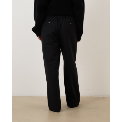 6397 Relaxed Tuxedo Trouser in Black