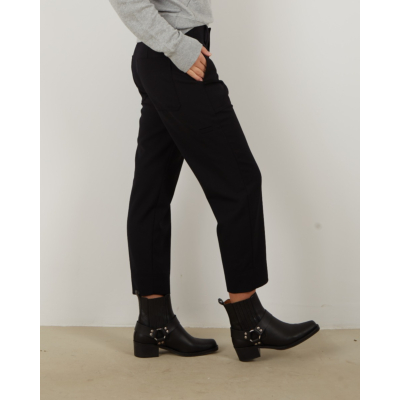 Closed Josy trousers black